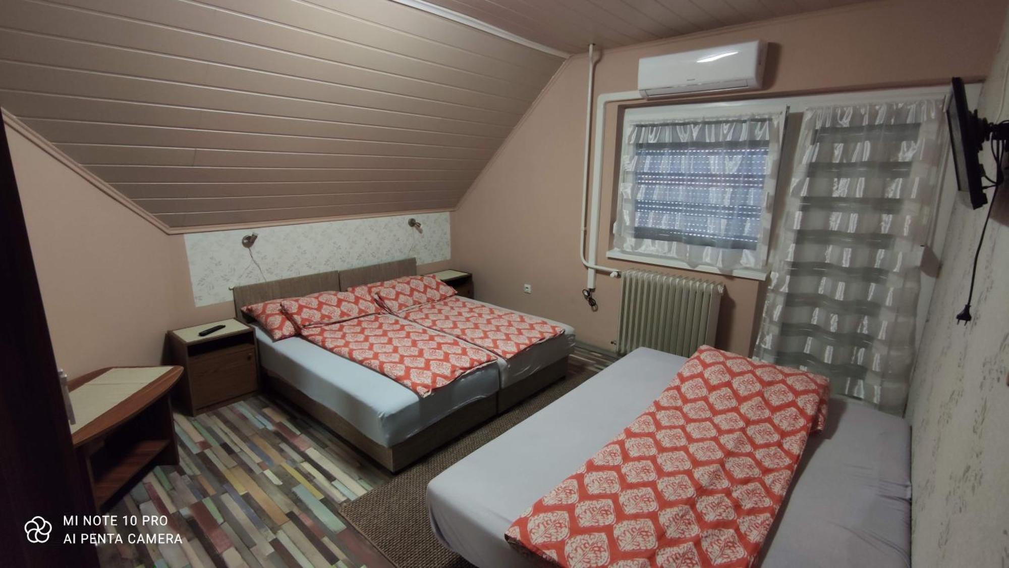 Harkány Apartman Aniko Vendeghaz מראה חיצוני תמונה